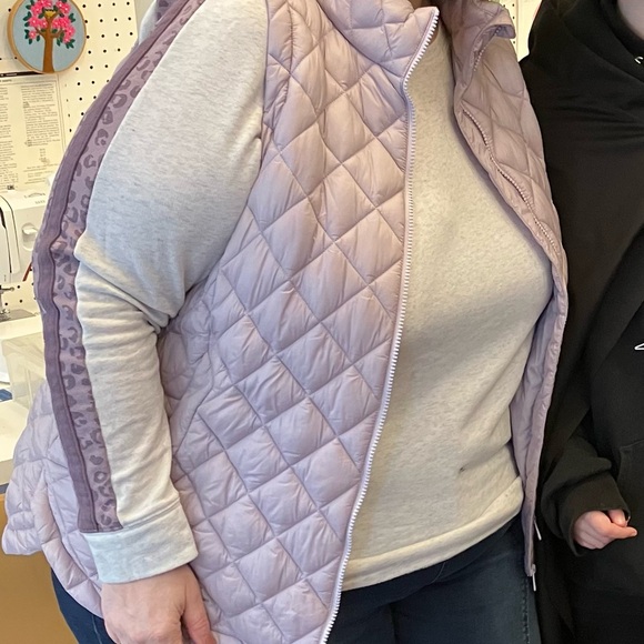 Lavender 1X Athleta Quilted Vest - Picture 4 of 4